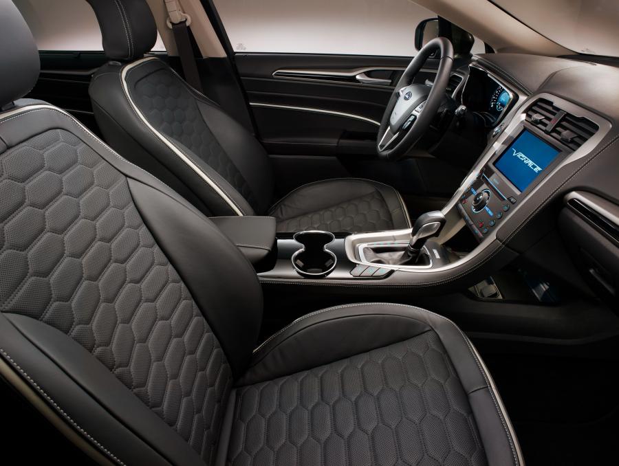  Ford Vignale Mondeo Turnier 2016 года  (фото 12 из 12)